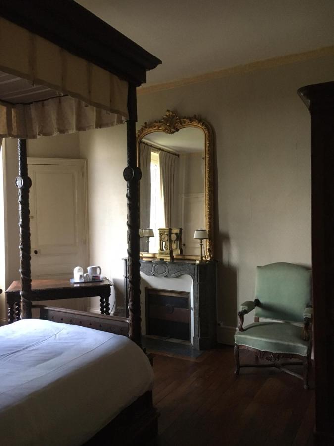 Chambres D'Hotes Montbron Luchapt Eksteriør billede
